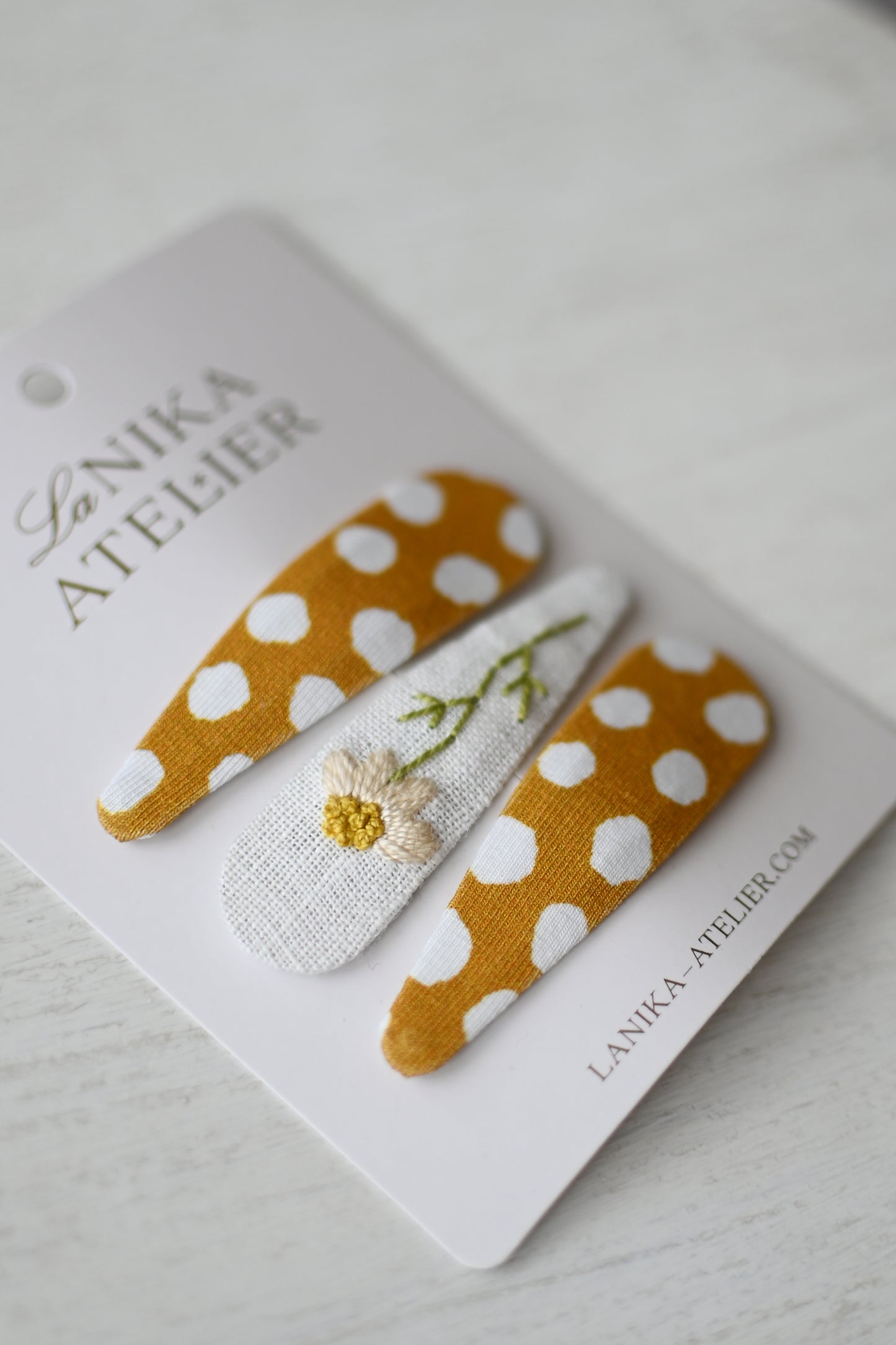 Špangice yellow polka dots + daisy trio