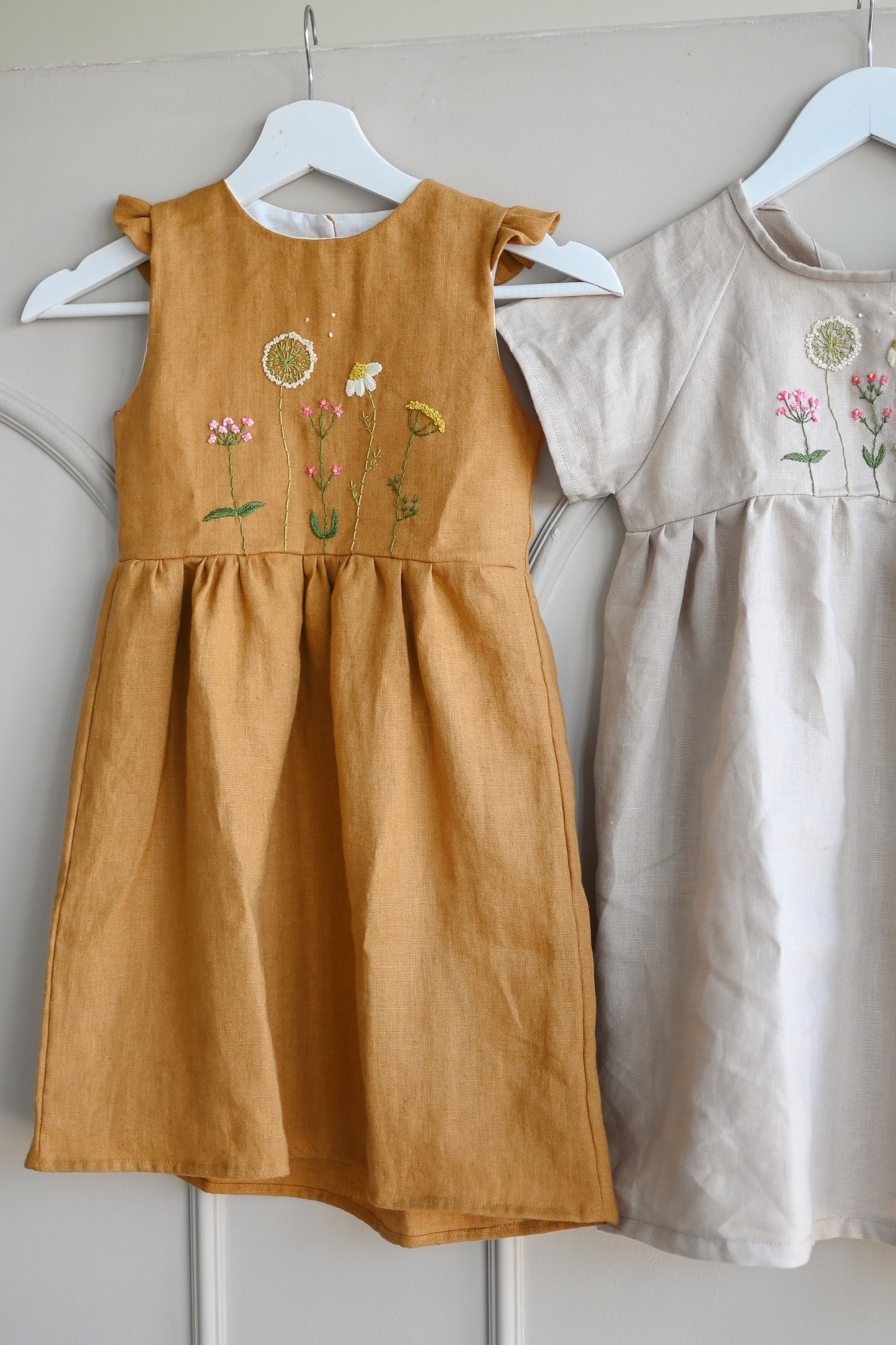 Oblekica Wildflowers Ruffles