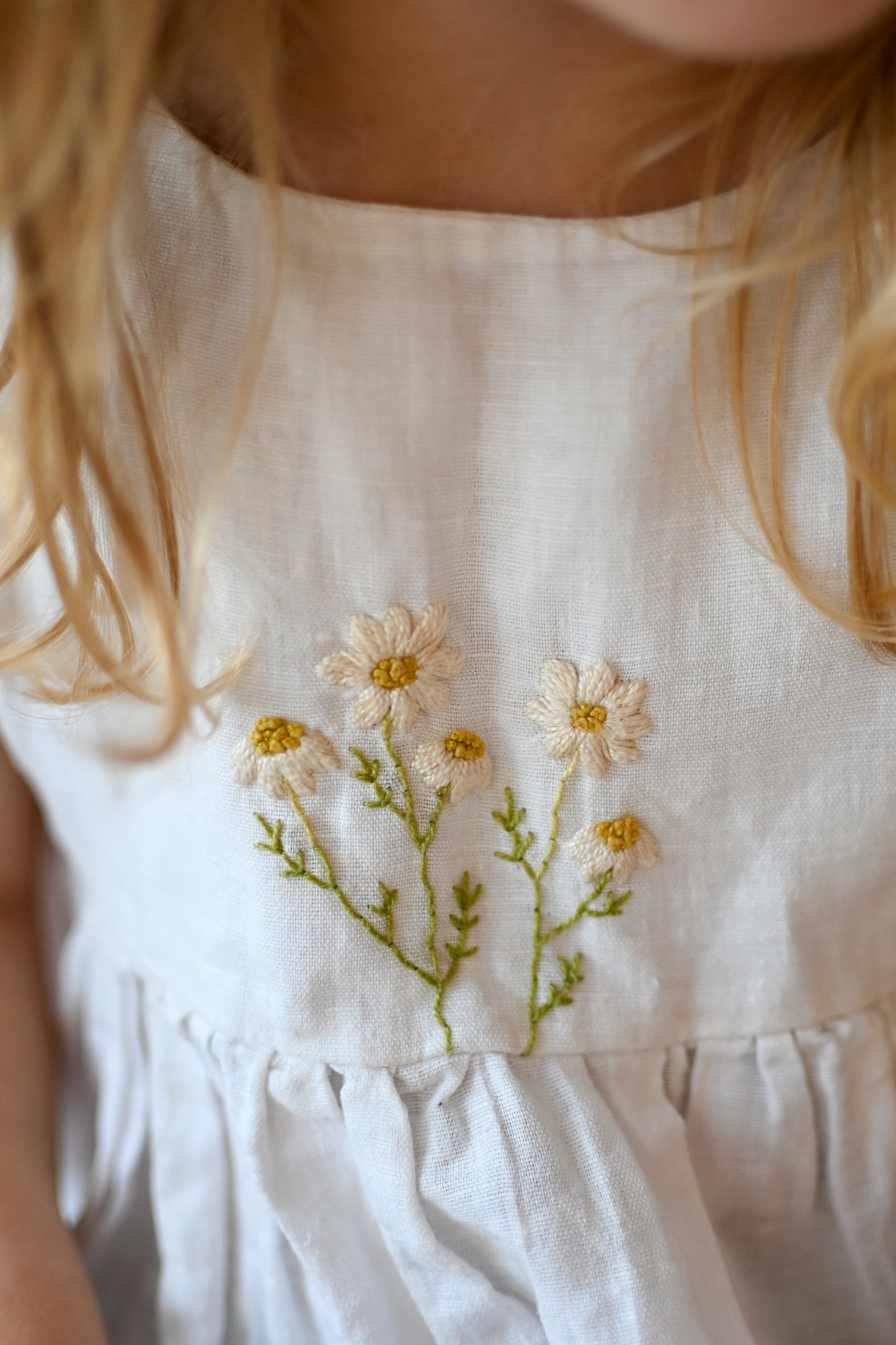 Oblekica Daisy