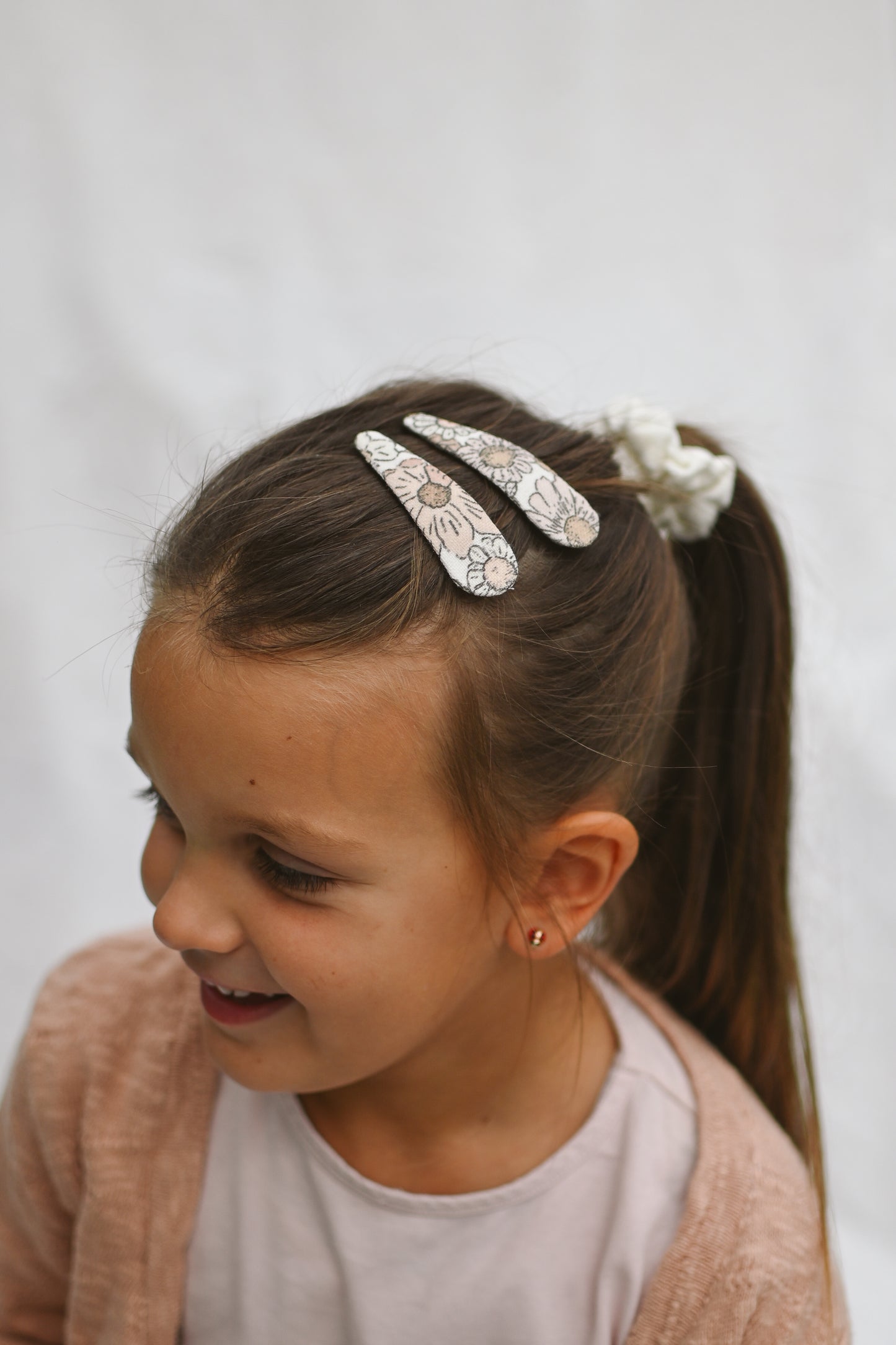 Špangice grey & blush flowers