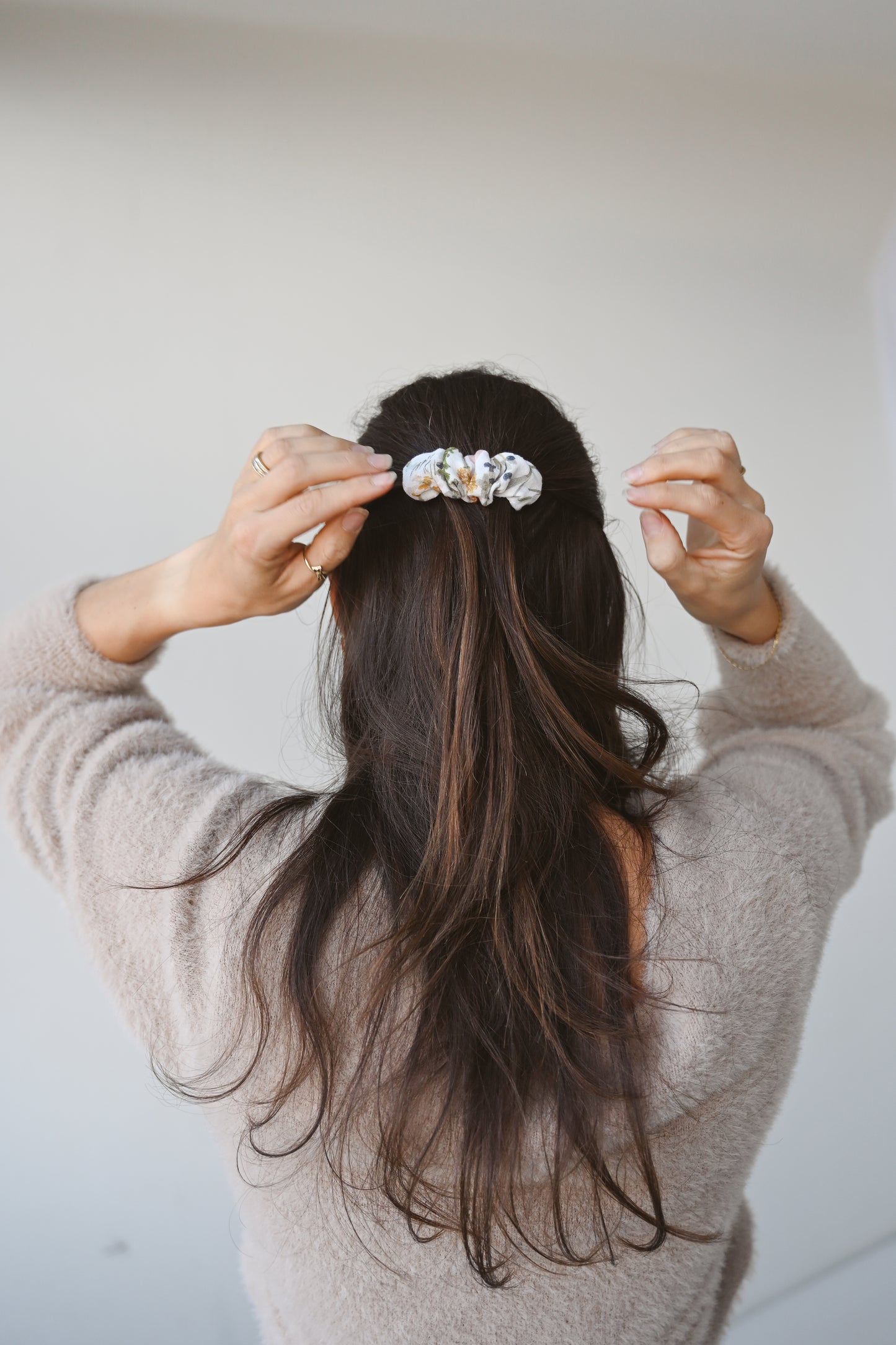 Scrunchie špangica meadow 8 cm