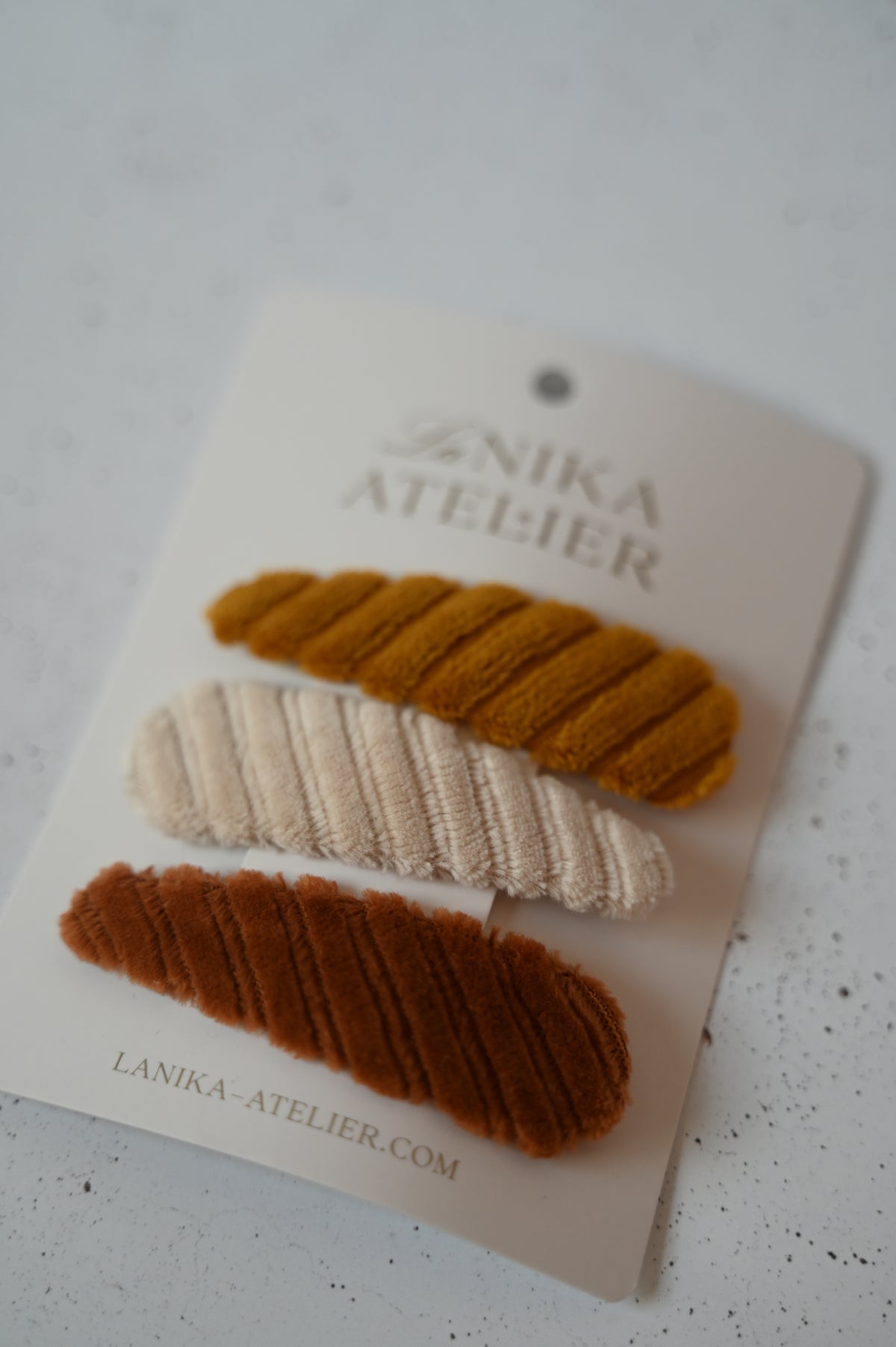 Špangice Fluffy: mustard, bež, rjava