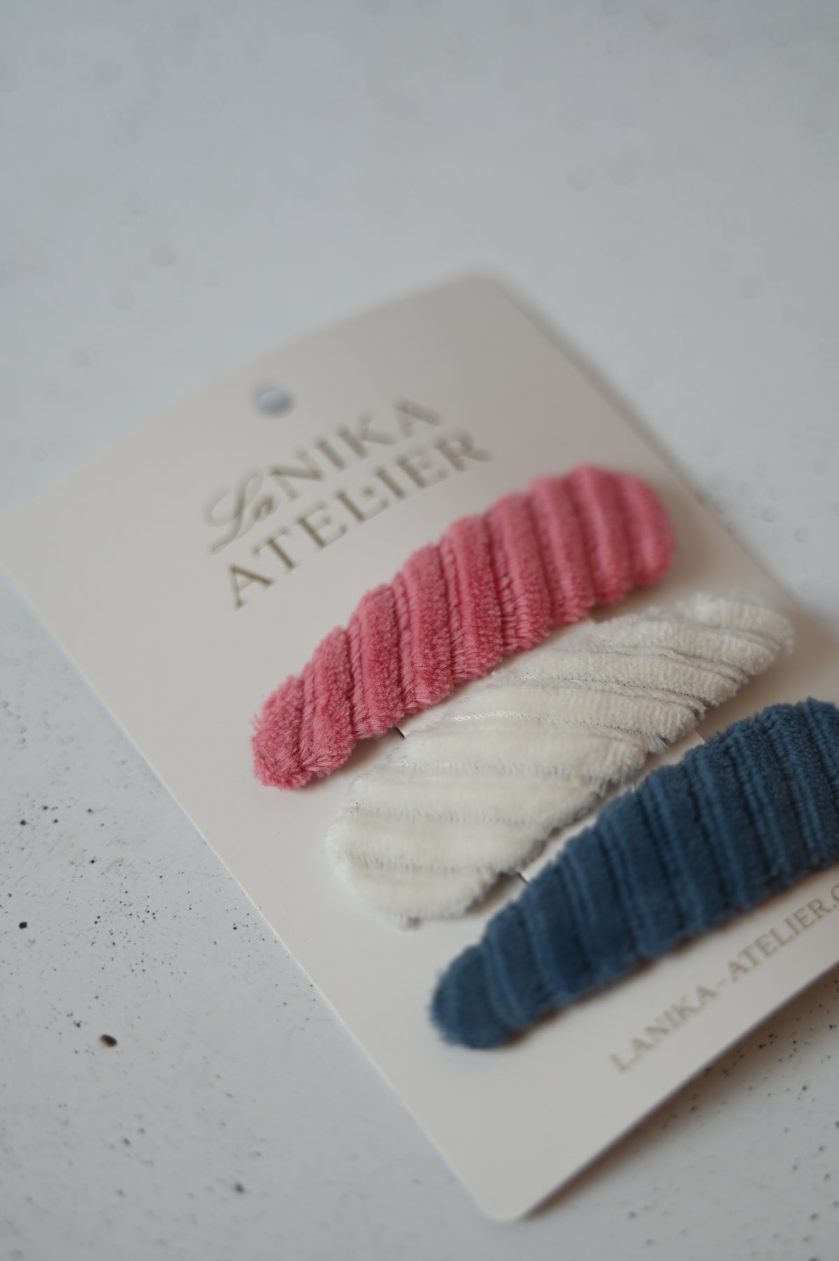 Špangice Fluffy: bela, pink, temno modra
