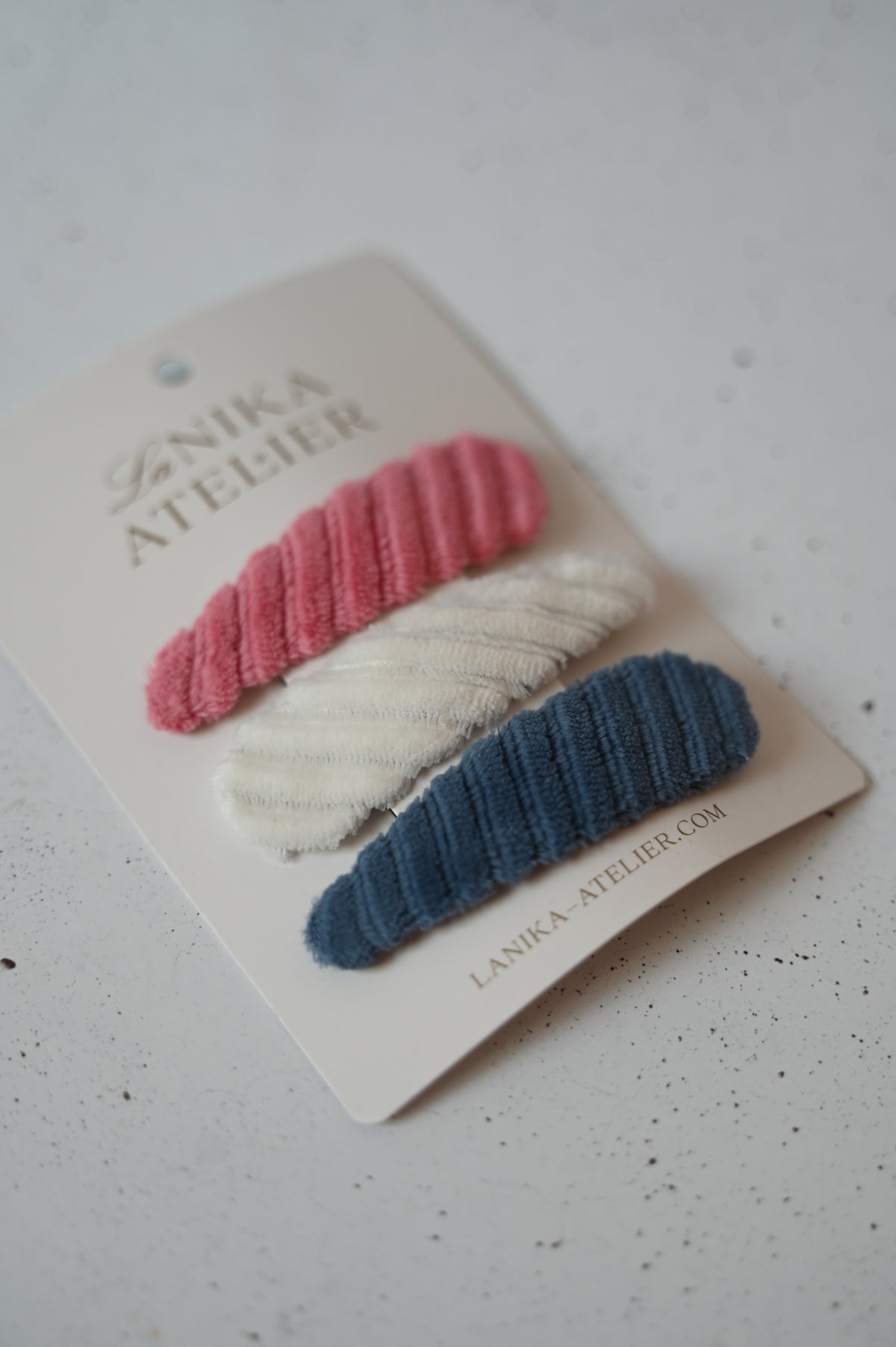 Špangice Fluffy: bela, pink, temno modra