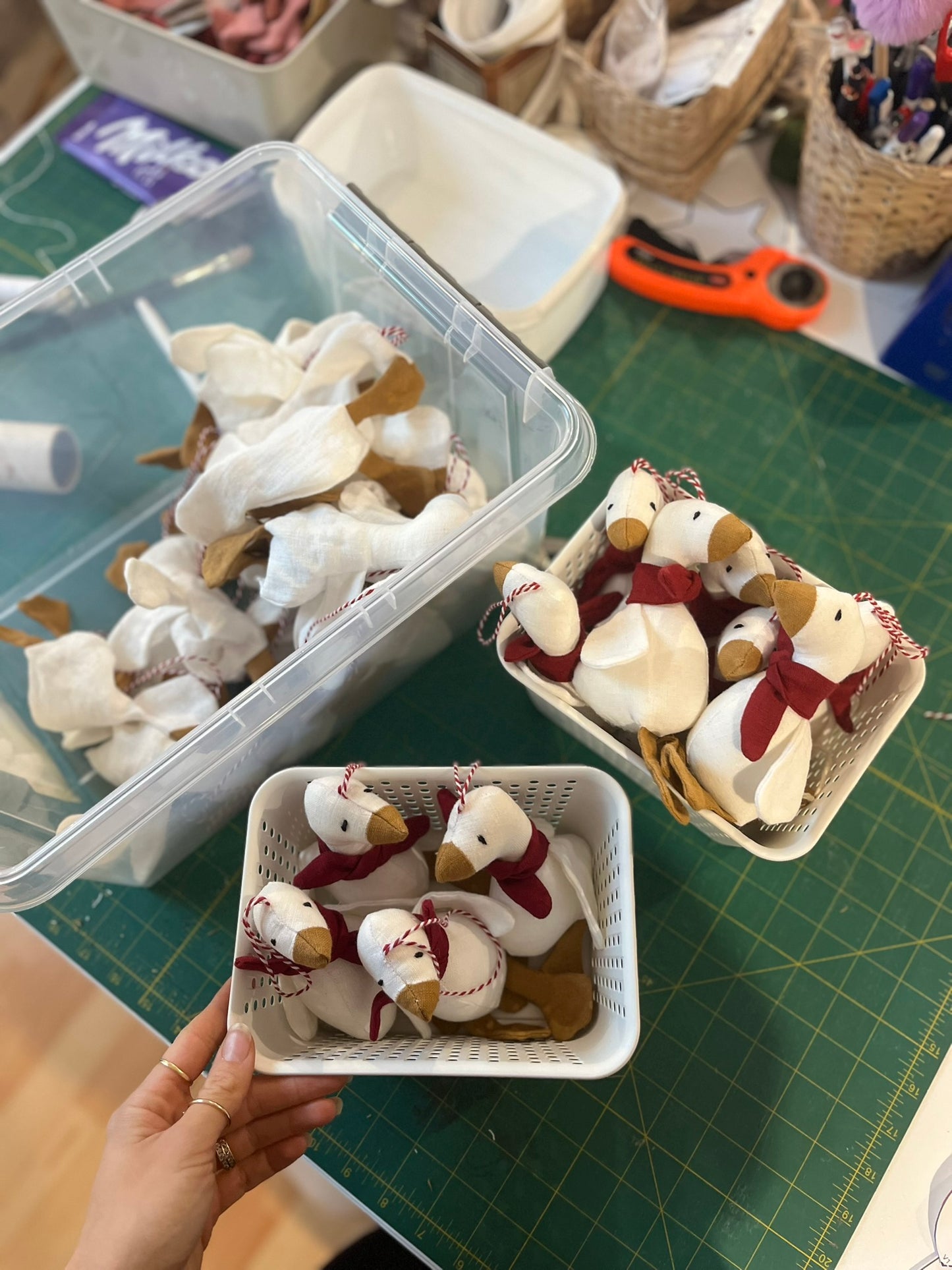 Lanena goska – dekorativni obesek