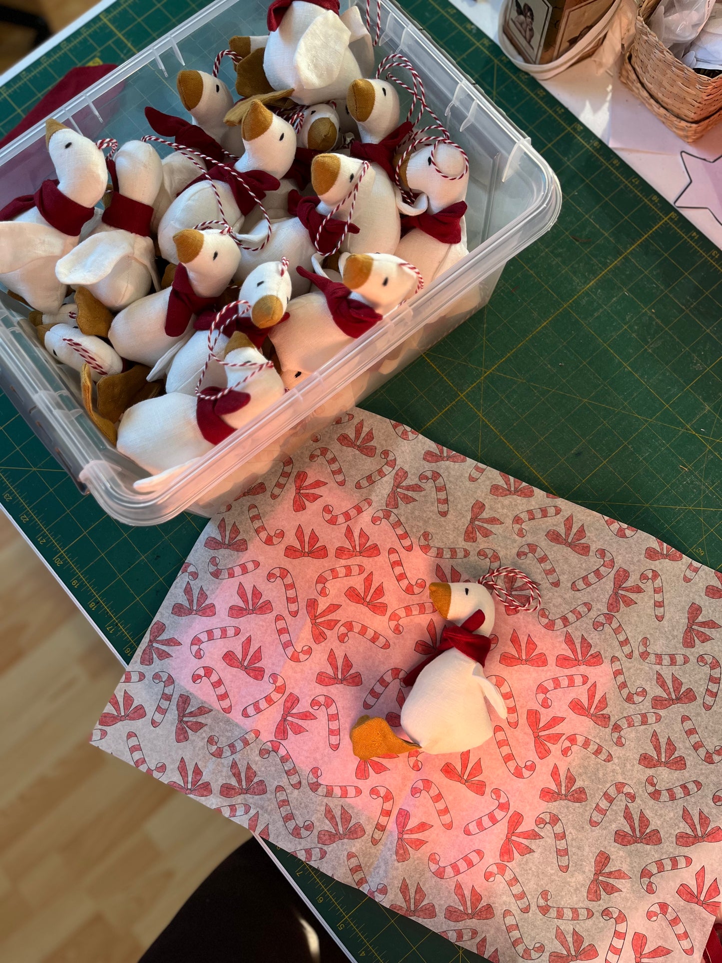 Lanena goska – dekorativni obesek